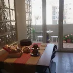 Cozy Flat Close To And Centre 아파트 *