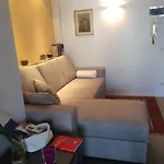 아파트 Cozy Flat Close To And Centre