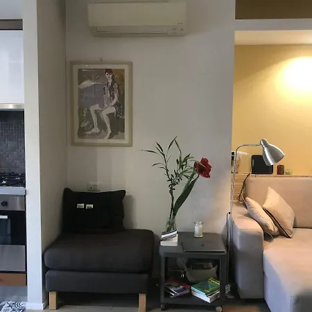 Cozy Flat Close To And Centre 아파트 *