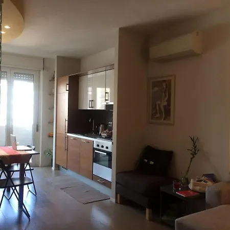 Cozy Flat Close To And Centre Apartamento
