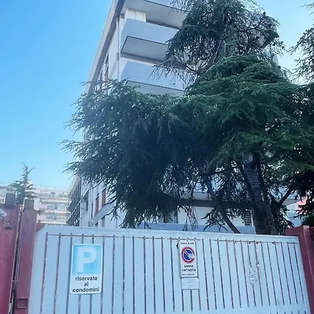 아파트 Cozy Flat Close To And Centre *